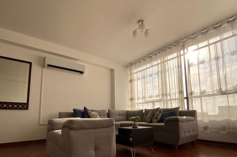 Magdalena del Mar Apartment | Spacious 4-bedroom apartment with AC and WiFi in cool Magdalena del Mar