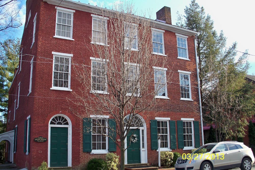 Marietta Bed & Breakfast | Ascot Bed & Breakfast Sleeps up to 16+