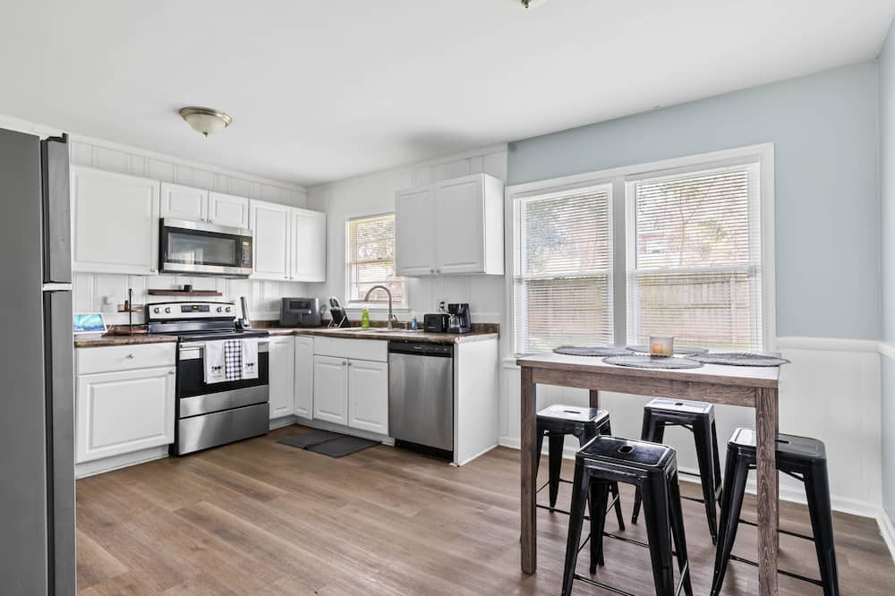 Fuquay-Varina House | Cozy Ranch Minutes from Downtown Raleigh w/Rentals cars.