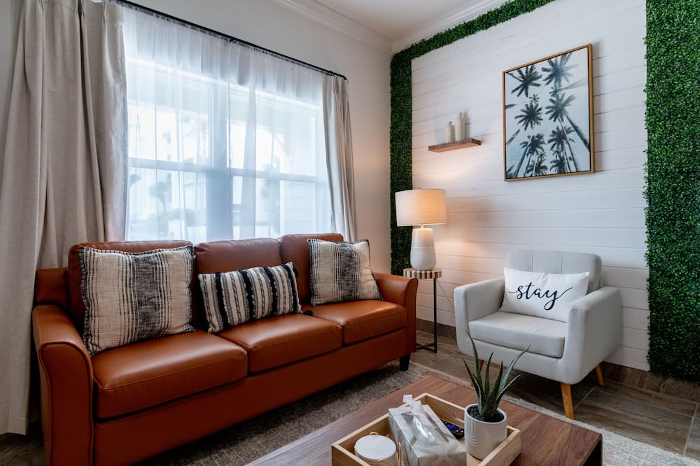 Crescent Beach Condo | Luxury 2BD 2BTH - Condo #1