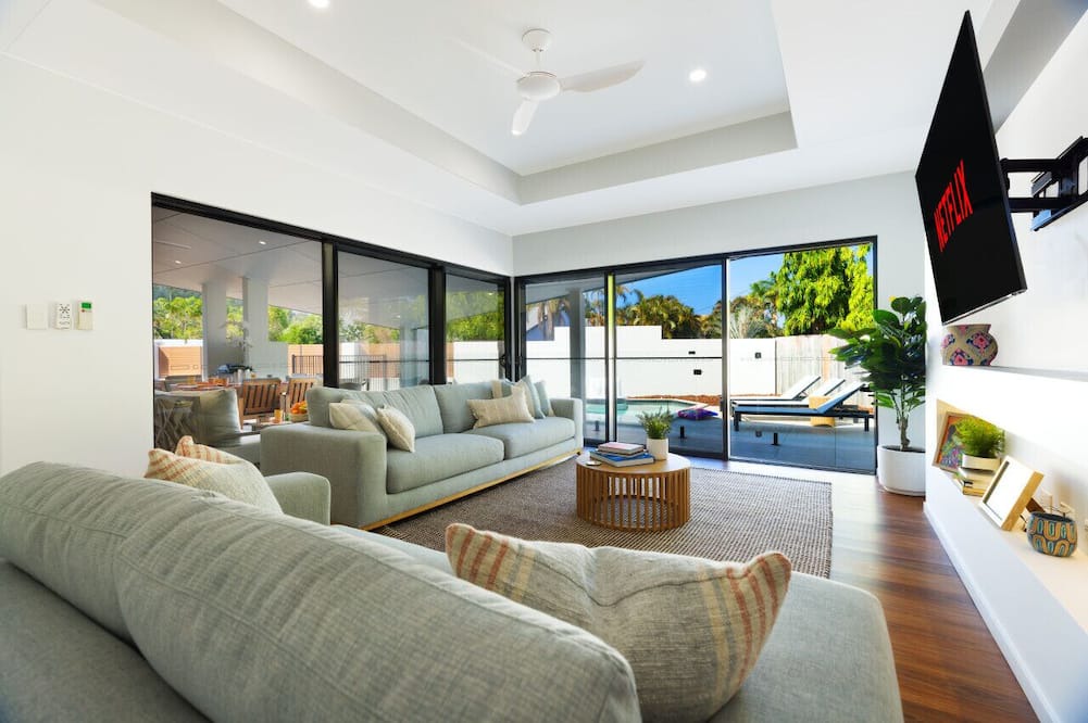 Trinity Park House | Luxury Sunny Oasis: Pool, SUV Hire, Near Marina