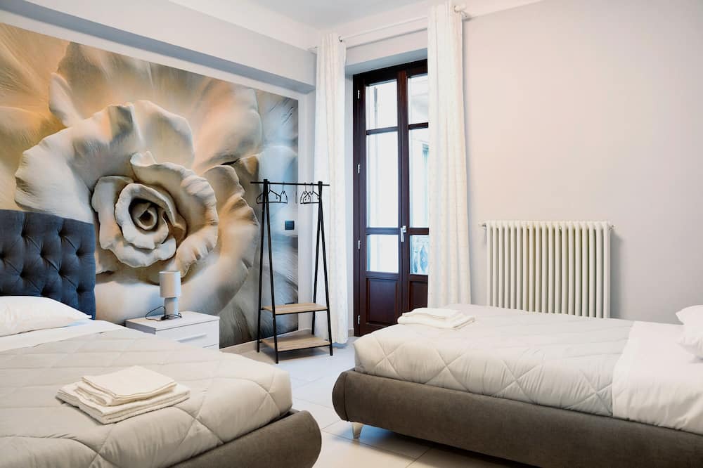 Saluzzo Apartment | Apartment 'Civico 16' with Balcony