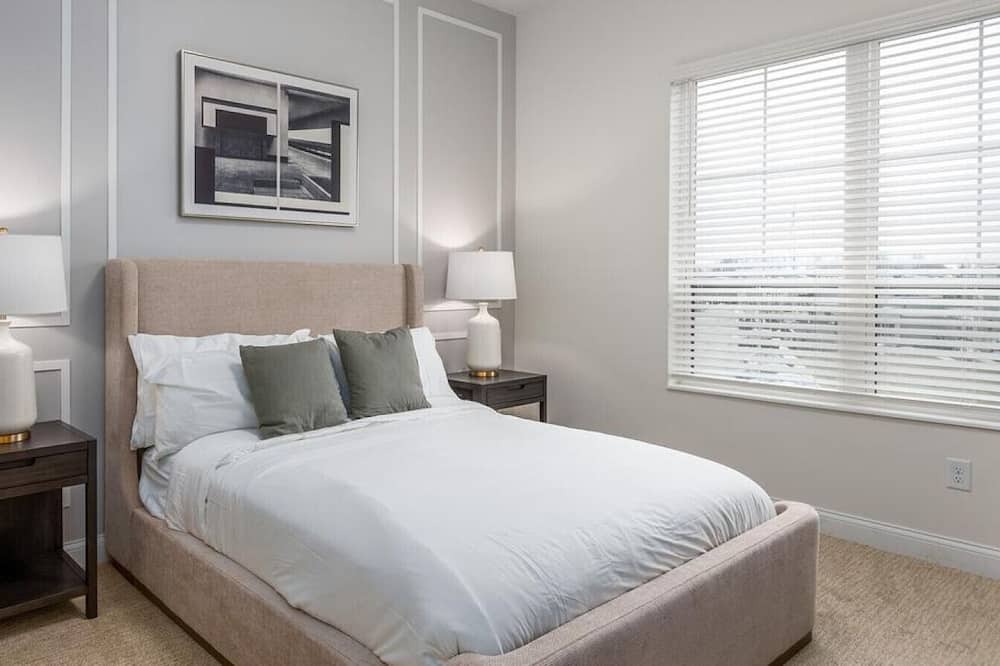Columbus Apartment | Landing at Luxe at The Highlands - 2 Bedrooms in Far Northwest