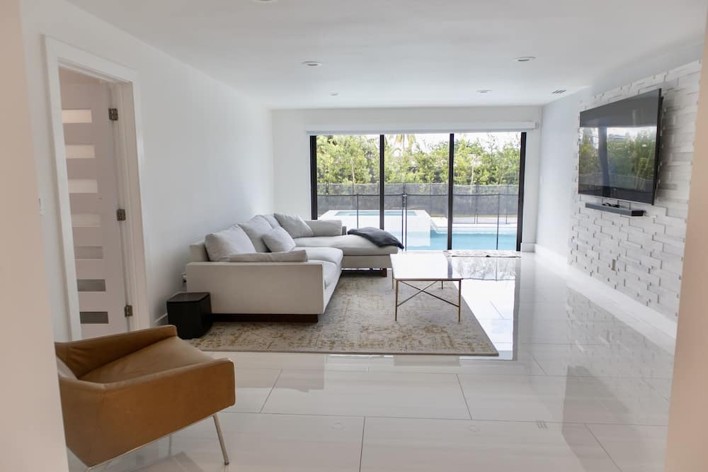 Hialeah House | Zen Gem Home