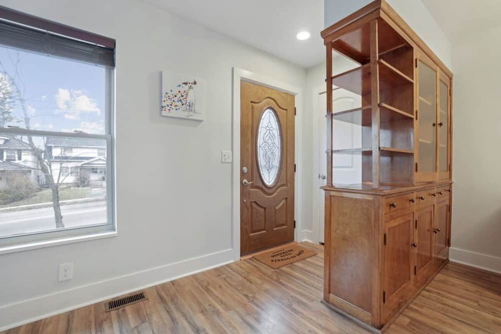 Dayton House | Terrific 3-bedroom house in Dayton with WiFi, AC