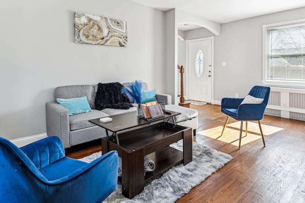 West Hyattsville House | Charming Hyattsville Home Near DC