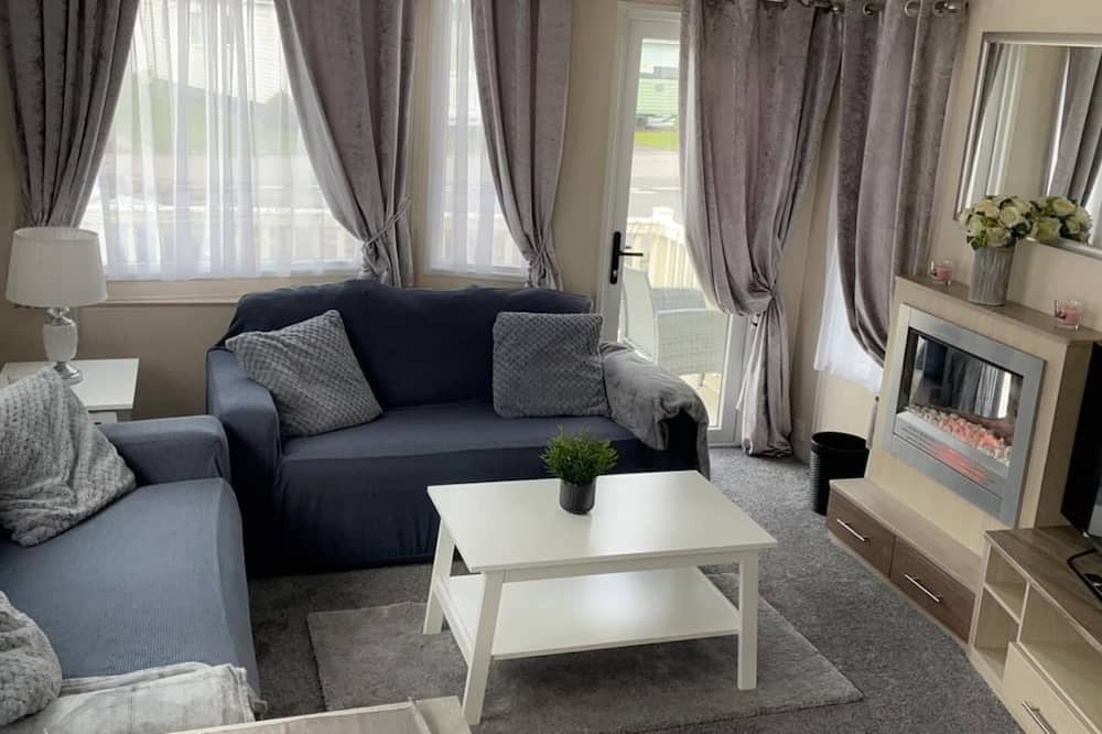 Rhyl Cabin | Captivating 3-Bed Cabin in Rhyl