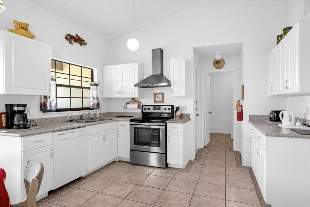 Indian Ridge Villa | Magical Memories in Family Friendly 3BD with Fence & Large, Private Pool
