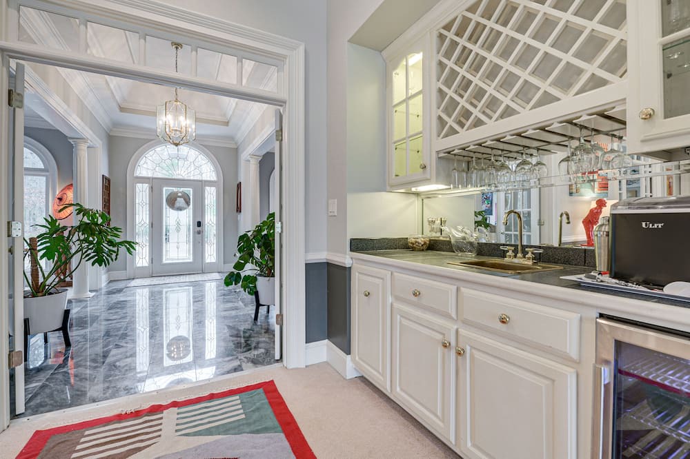 Sharpsburg Villa | Luxury Lakefront Vacation Villa ~ 29 Mi to Atlanta
