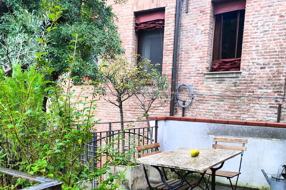 Ferrara Apartment | Babette Room: 120-metre flat in the heart of medieval Ferrara