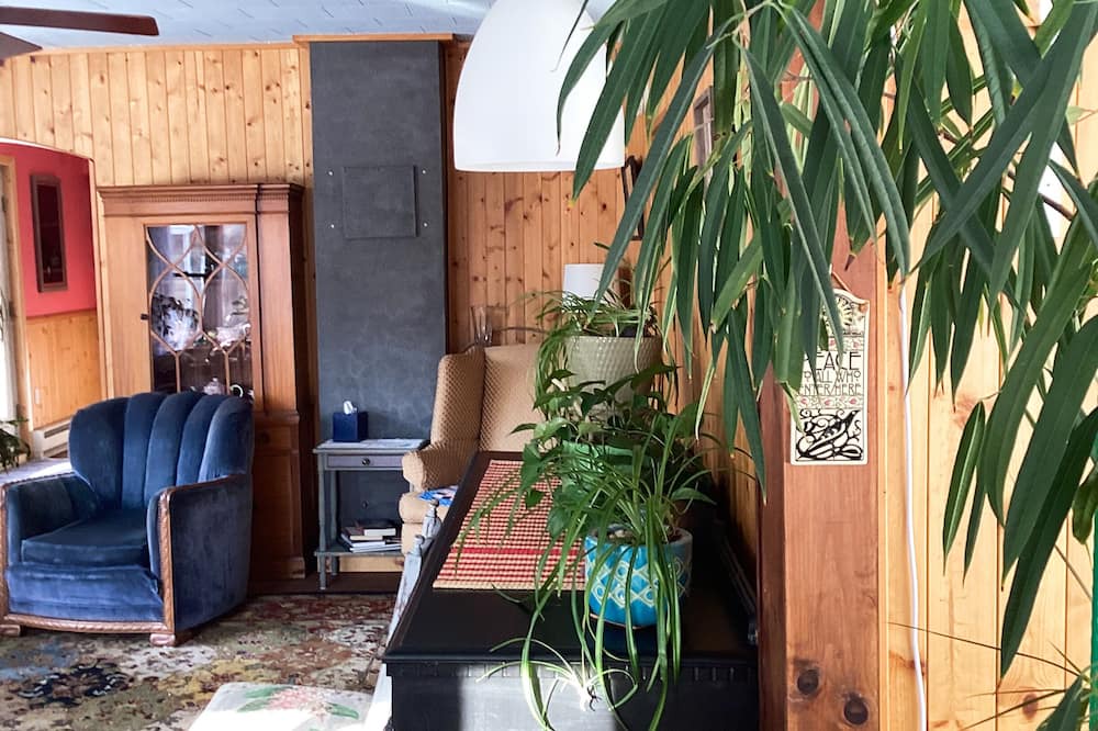 Laurium House | New listing! Lake view home available for MTU graduation weekend.