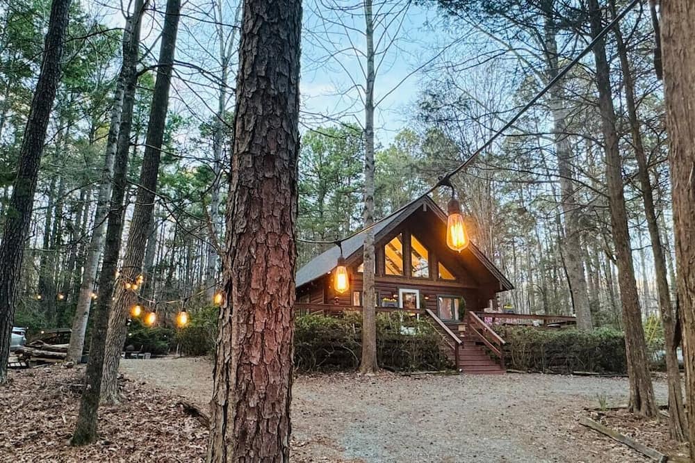 Bynum Cabin | Log Cabin Family Woodland Escape