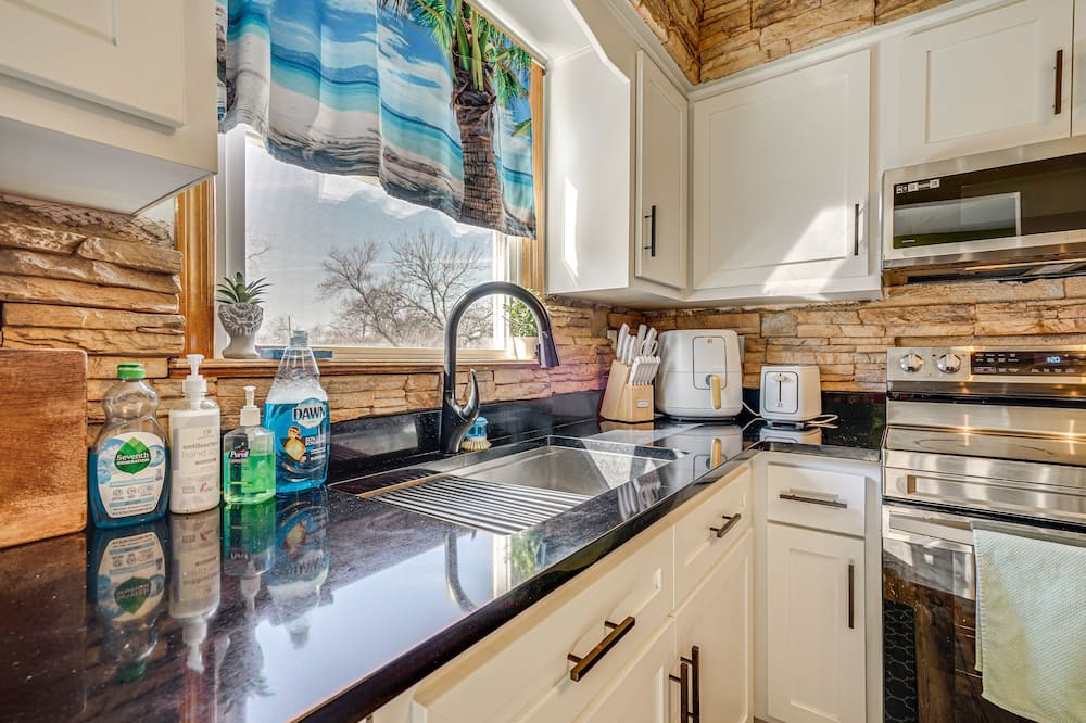 Point Pleasant - Toms River House | Family-Friendly Toms River Home, 3 Mi to Beach!