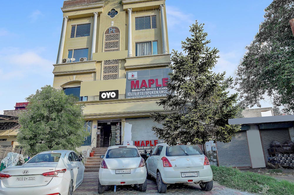 Phagwara Hotel | Super OYO Collection O Hotel White Prime