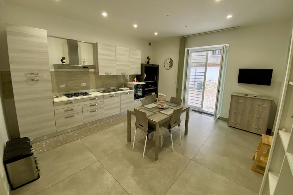Frattaminore House | Appartamento Casa Crispino Piano Terra per 3 Persone