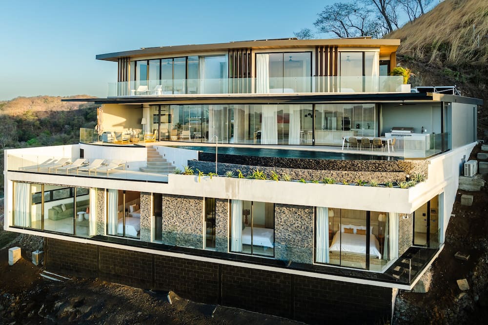 Tamarindo Villa | Stunning Modern 6 Bdrm Villa With World Class View and Daily Breakfast