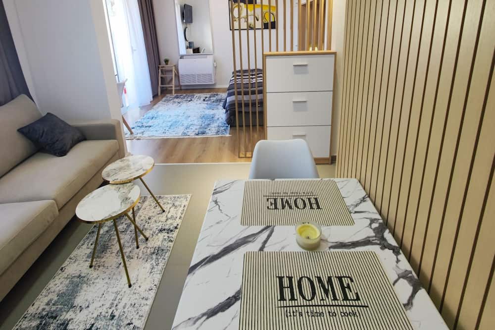 Pogradec Apartment | Modern apartment in the city center, balcony with a lake view