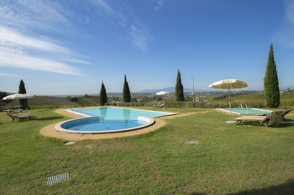 Stabbia Apartment | Cosy apartment for 4 guests with pool, WIFI, A/C, TV, patio, panoramic view and parking