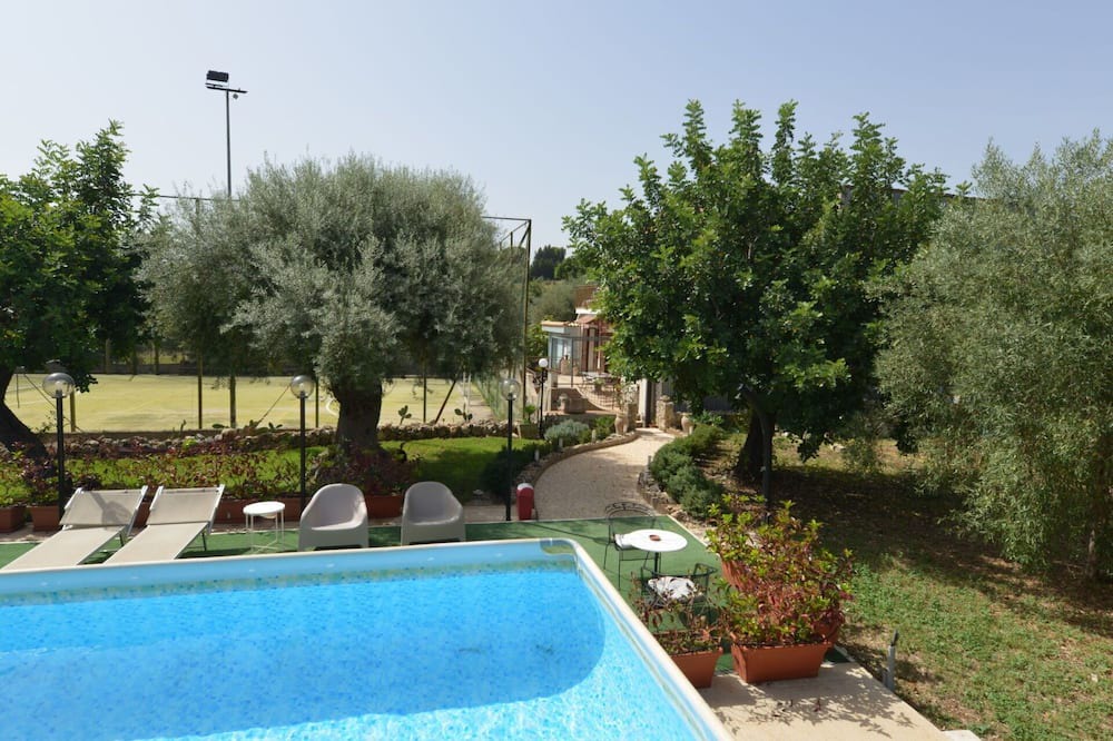 Solarino Villa | Stunning private villa for 3 people with private pool, WIFI, A/C, TV, terrace and parking