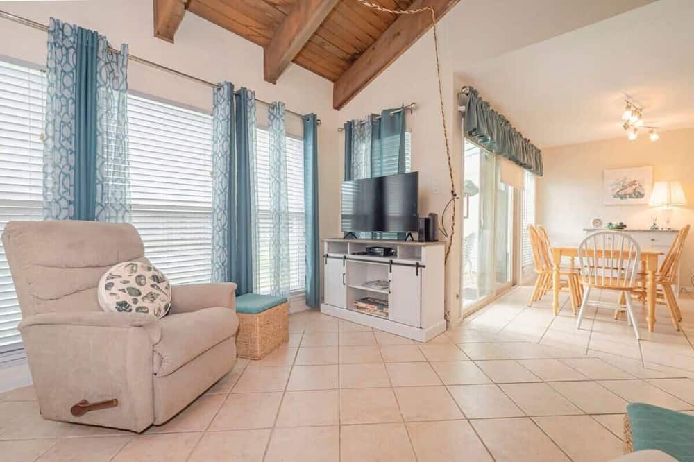Sailhouse Condo | Bayfront Shores Summa