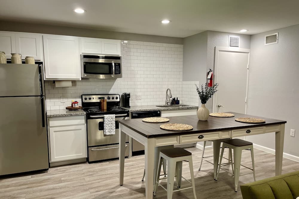 Woodland Heights Apartment | Cute homey apartment in the heart of Greater Heights
