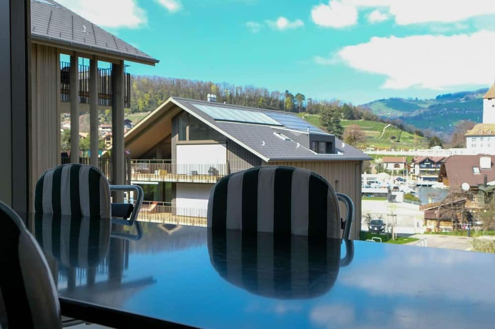 Spiez Apartment | Nice apartment for 4 guests with WIFI, TV, balcony and parking