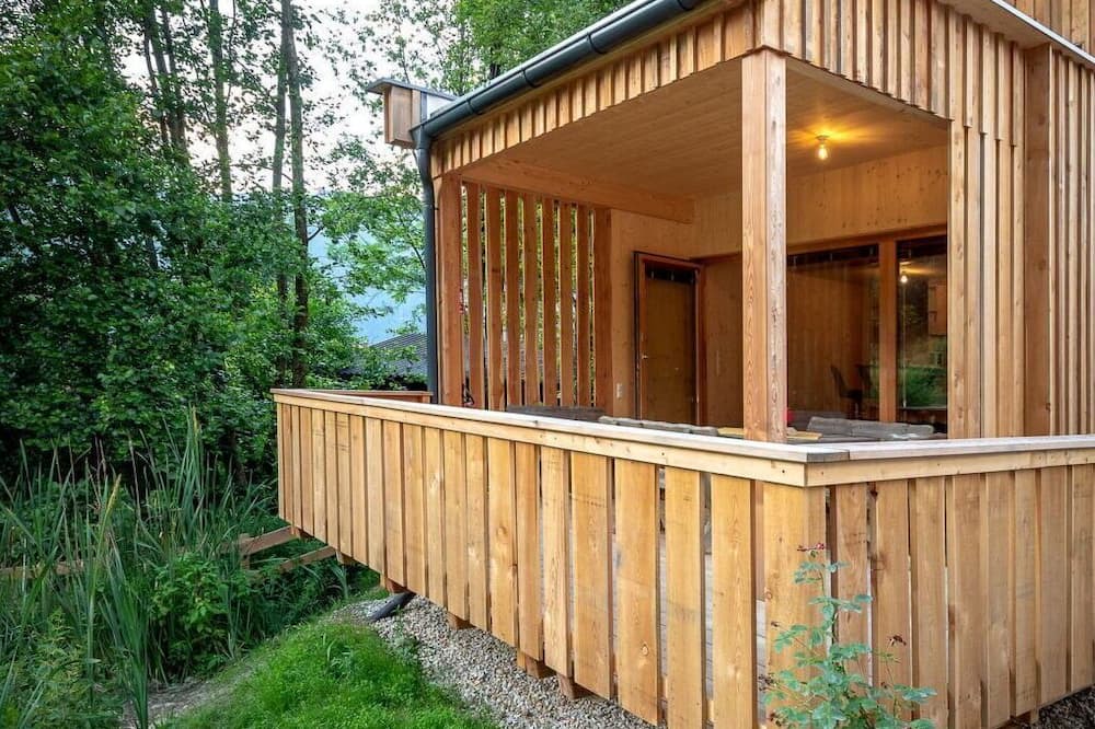 Ossiach Villa | Lovely apartment in villa for 4 guests with WIFI, TV, patio and parking