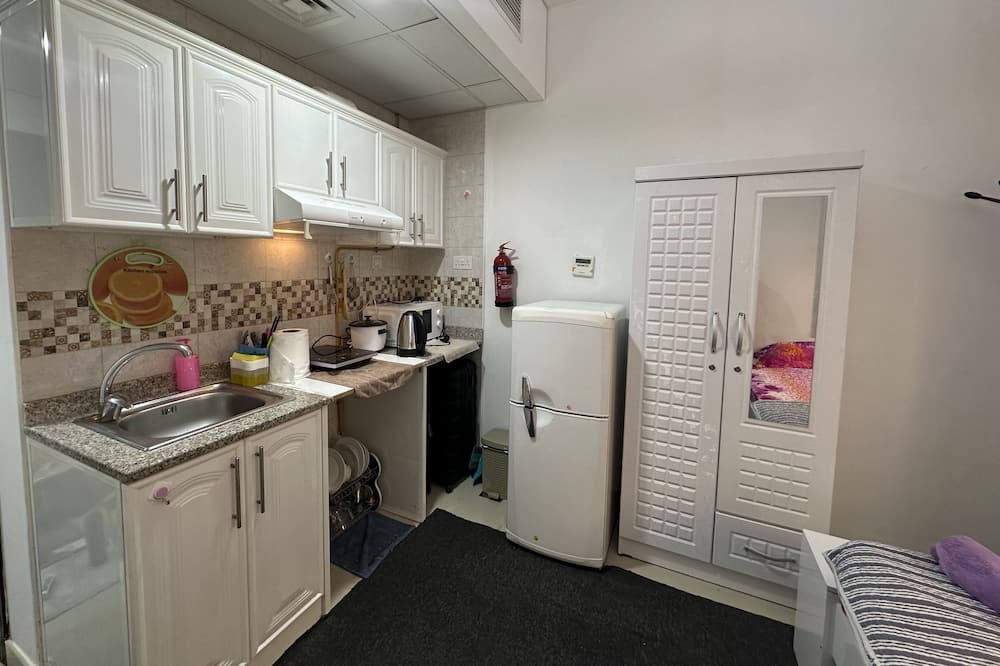 Al Sabkha Apartment | The Regal Residency Studio, 1 Minute Walking Distance from Gold Souk
