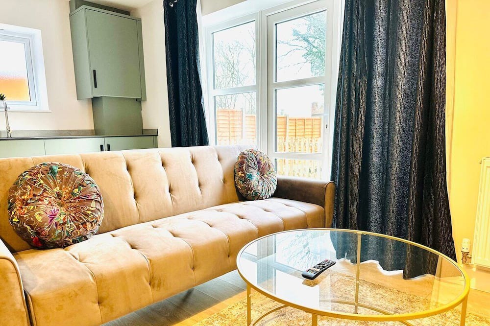 Dover Apartment | Cosy Dover suite w Free Parking