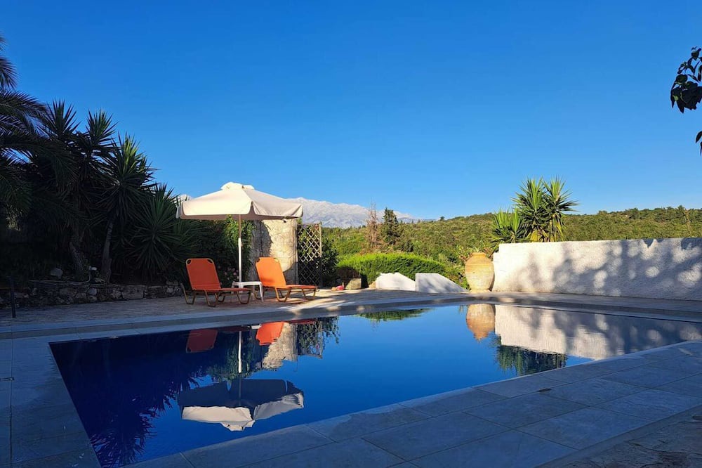 Douliana Apartment | Homerez - Nice apartement 2 km away from the beach for 4 ppl. with shared pool