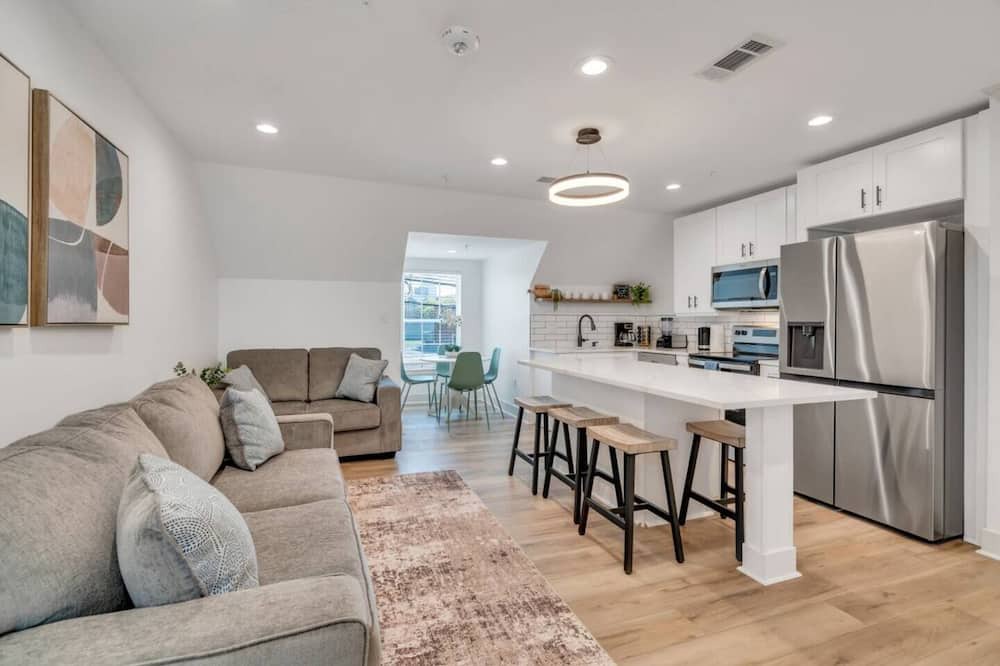 Tulane - Gravier House | Mid-City Sanctuary in NOLA: 3BR, 2BA NOLA Haven - Experience Jazz Culture