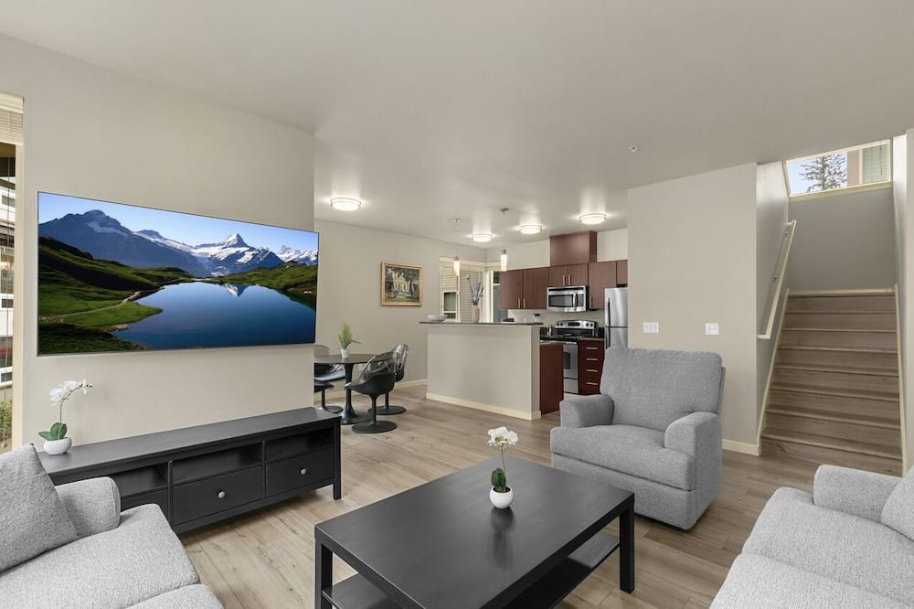 Issaquah Highlands House | 3BR/3BA Issaquah Gem w/ Nature Trails & Garage