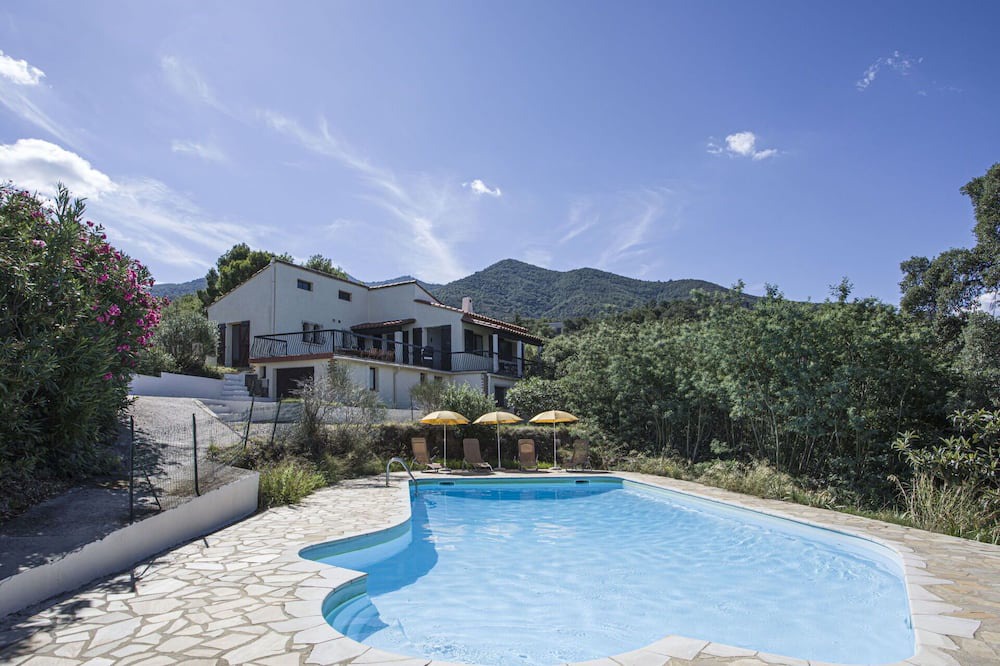 Montesquieu-des-Alberes House | Wonderful private villa with private pool, WIFI, TV, terrace, panoramic view and parking