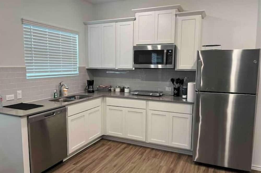 Leander Apartment | Modern, 1 BR private suite with kitchen