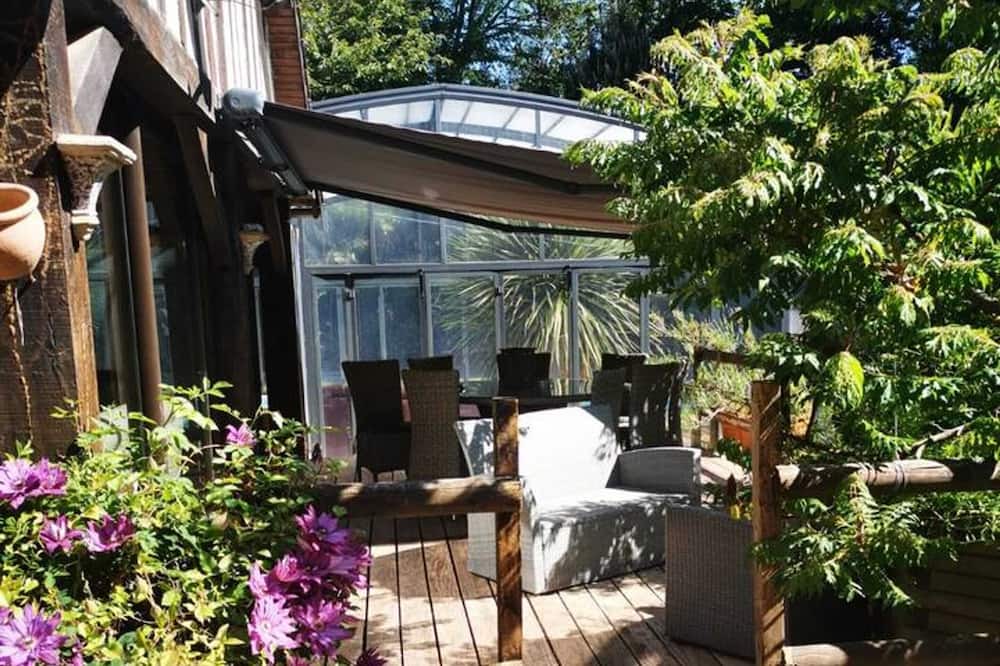 Firfol Villa | Homerez - Big villa for 12 ppl. with swimming-pool, garden and terrace at Firfol