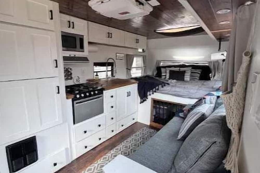 Waxahachie House | Hachie Retreat
