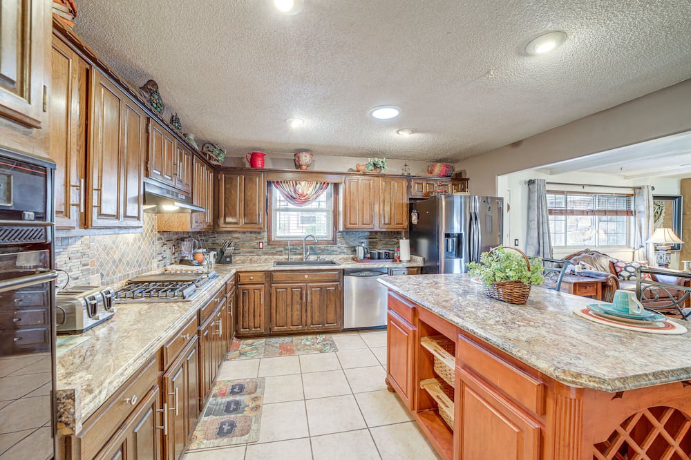 Tulsa House | Tulsa Home w/Outdoor Patio & Grill!