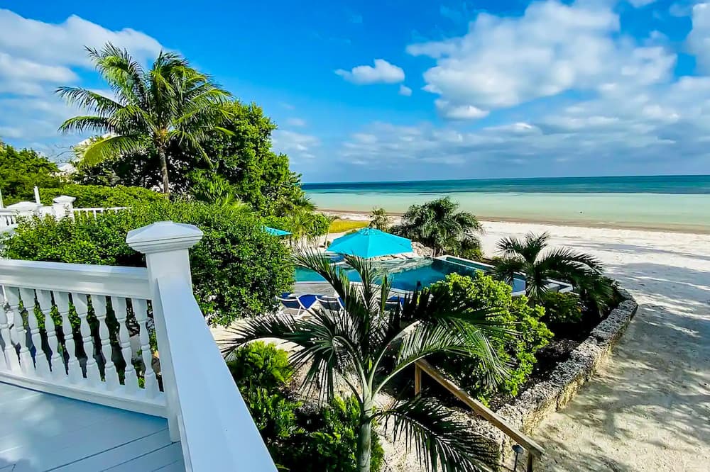 Sugarloaf Key House | Dog-friendly oceanfront house with pool & beach access - short drive to Key West