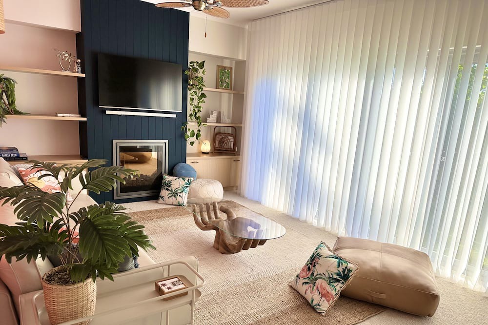O'Halloran Hill House | Entire House - A tropical haven in the suburbs