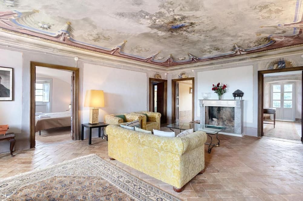 Bracelli House | Near the 5Terre, apartment located inside the Palazzo Ravaschieri.