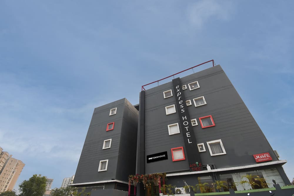 Kolkata Hotel | Townhouse Apple Tree Express Rajarhat