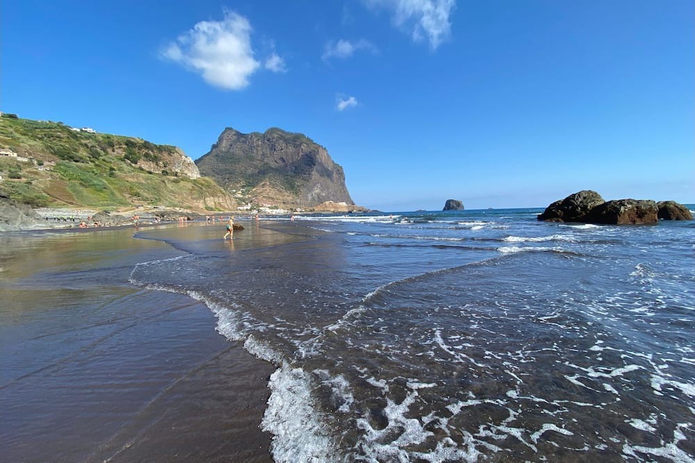 Porto da Cruz House | Penha D'Águia Villa by LovelyStay