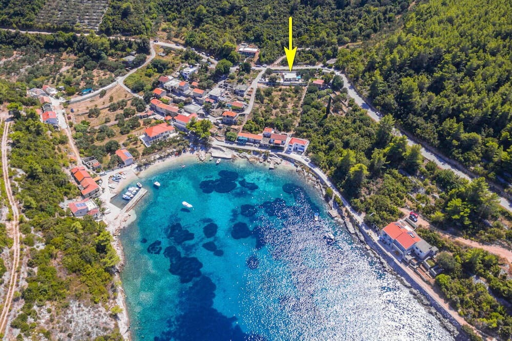 Babina House | Wonderful private villa for 4 guests with WIFI, TV, terrace, pets allowed and parking