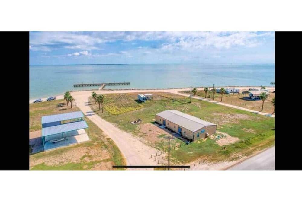 Port Lavaca Apartment | Sunset Haven: Your Seaside Escape