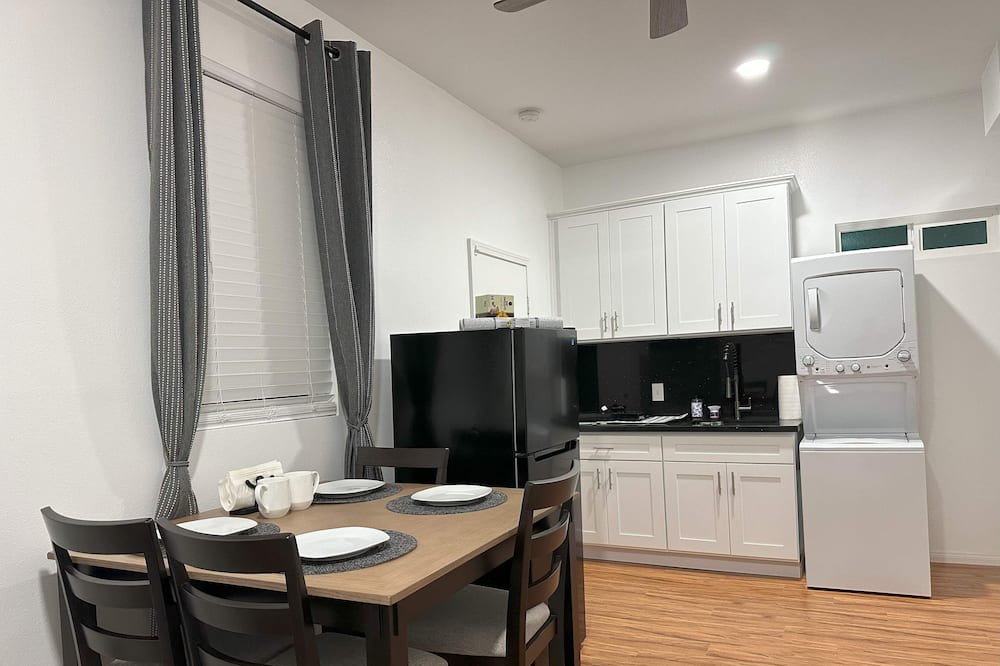 Mira Loma House | Family Friendly Suite in Eastvale