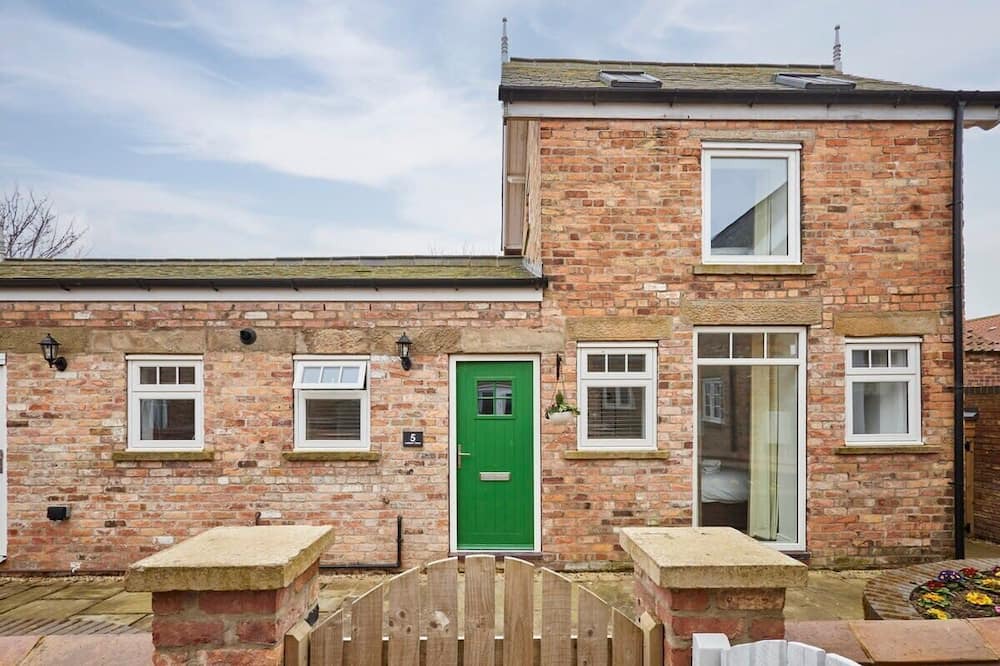 Hunmanby House | Host & Stay | Jubilee Close