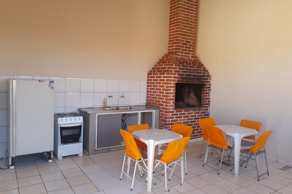 Londrina House | Casa de Fundos em Londrina. Aceita Animais de Estimação