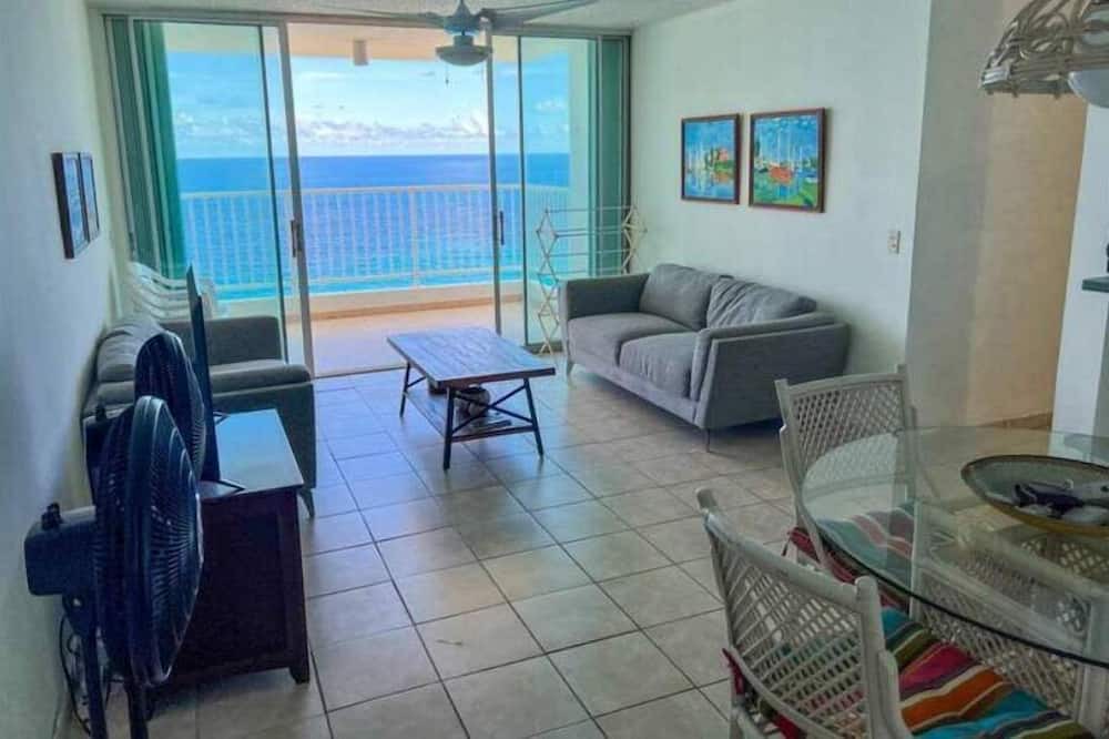 La Pared House | 15th Floor Beachfront 2 Bedroom Condo with Pool & Ocean View at Sandy Hills