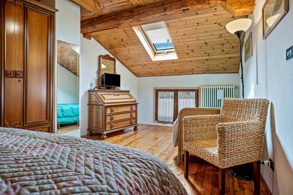 Bieno Apartment | Apartment 'La Casa Di Ketty' with Mountain View and Private Terrace