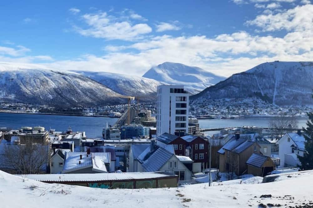 Tromso Apartment | Tromsø Skyline Sanctuary /Parking - Fast Wifi - 5min walk from town
